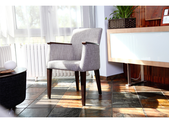 Modern European chair Montreal